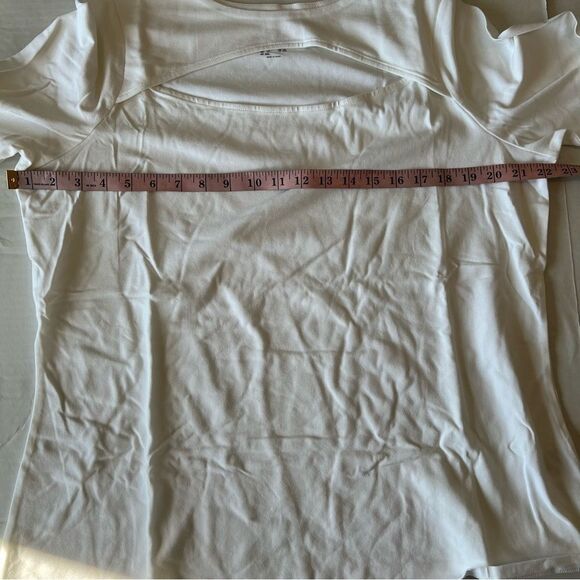 New G.I.L.I. Long Sleeve Open Keyhole Top | Size 1X - Picture 7 of 8